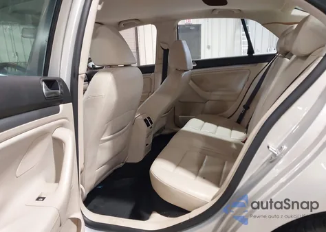 2010 Volkswagen Jetta Limited Edition from USA, damaged, VIN 3VWAX7AJ9AM092009